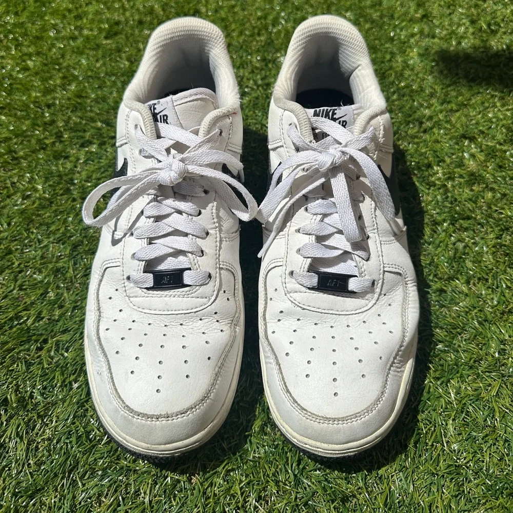 Nike Airforce 1s - Picture 3 of 4